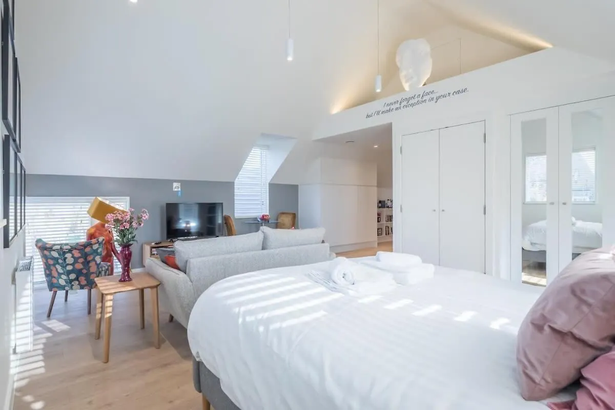 Luxury City Centre Flat With Stunning Water View Apartment Cambridge