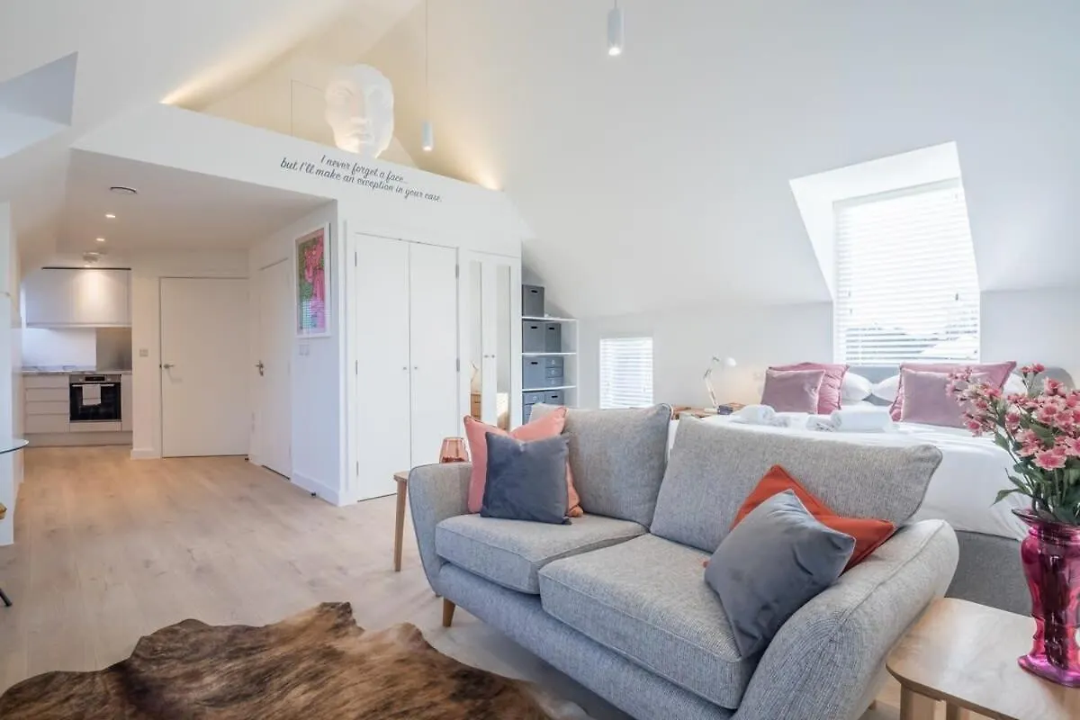 Luxury City Centre Flat With Stunning Water View Apartment Cambridge  Cambridge (Cambridgeshire)